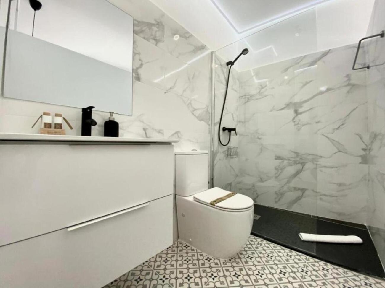Montera Center Guest house
